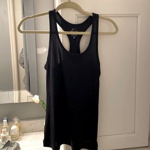 Nike - dri-fit tanks
